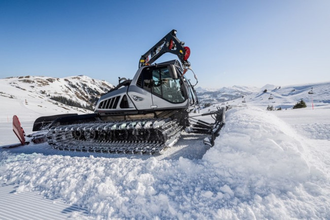 Snowgroomer during operation ©PRINOTH